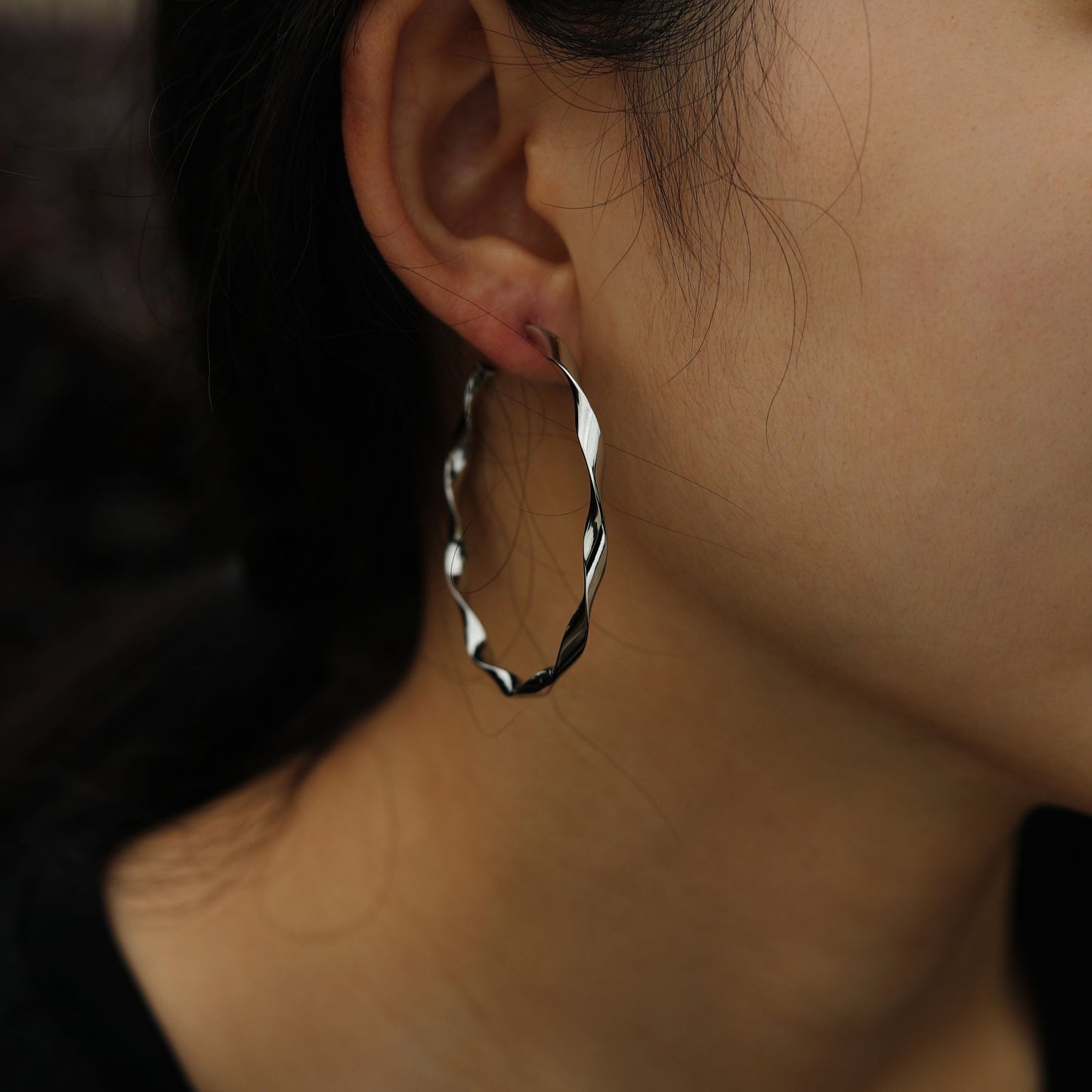 VERONA Wavy Twist Silver Hoop Earrings