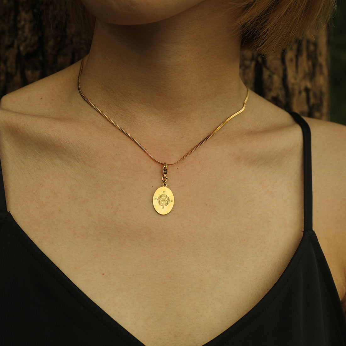 AVERY Charm Necklace Gold