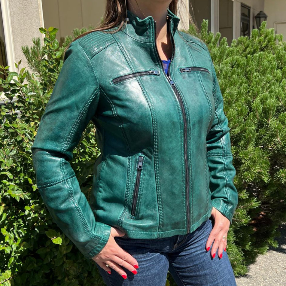 Women's Classic Lamb Leather Jacket. Round Collar with Studs, 4 Zippered Pockets & Shoulder Accent Stitching