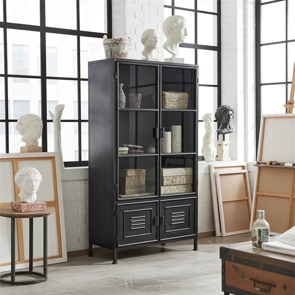 Armoire vintage en acier noir avec porte vitrée et porte style casier dans le bas