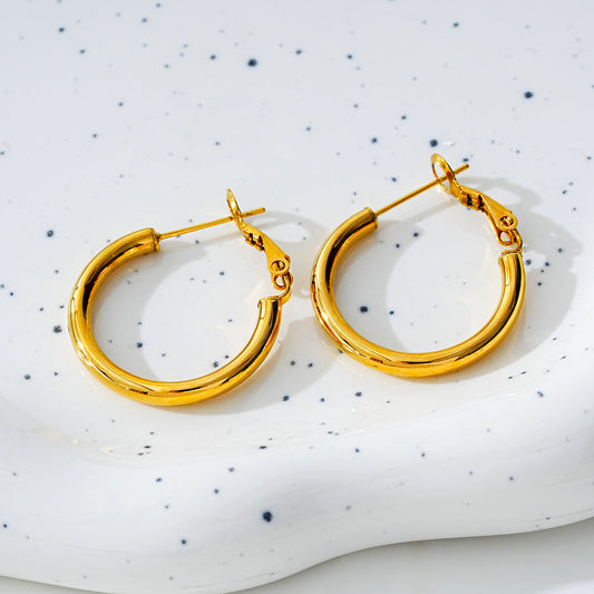YOSHIKO: Mid-Width Essential Hoop Earrings Gold Size A (2 cm)