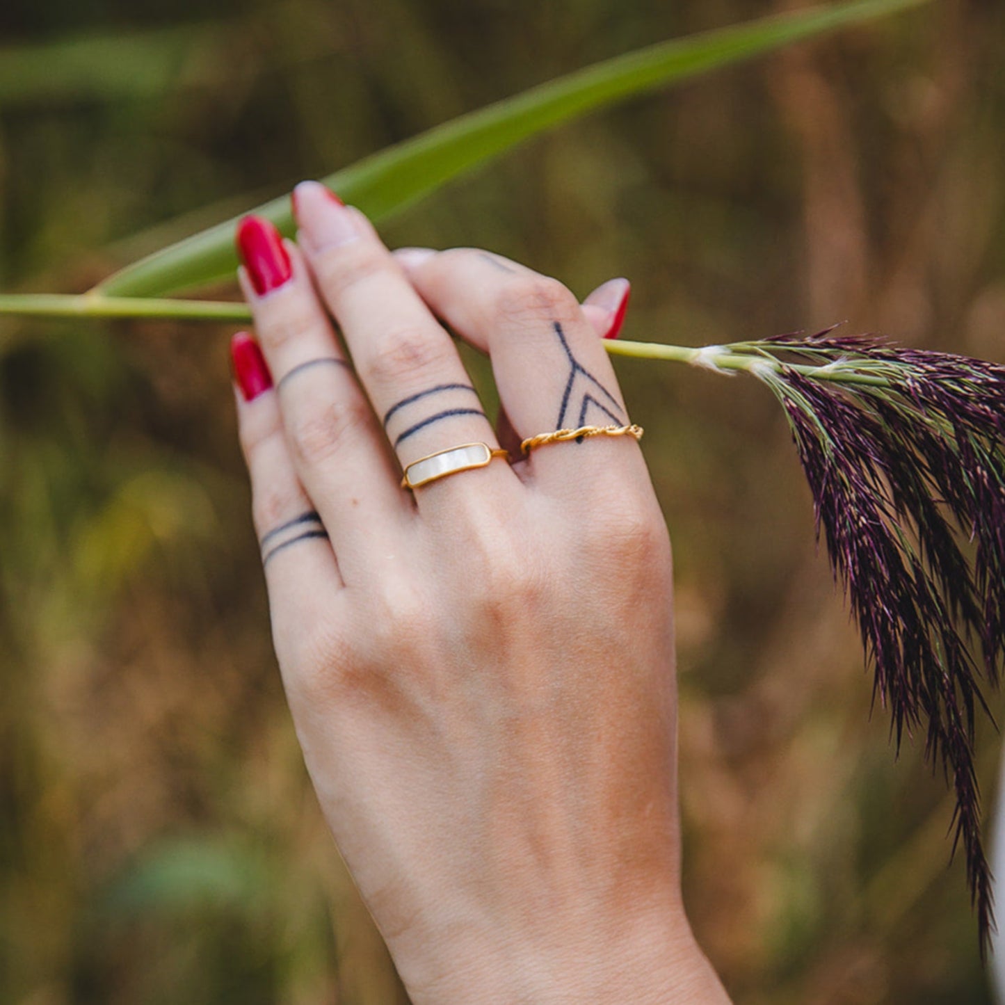 Bague torsadée en acier inoxydable plaqué or 18K | RHÉA