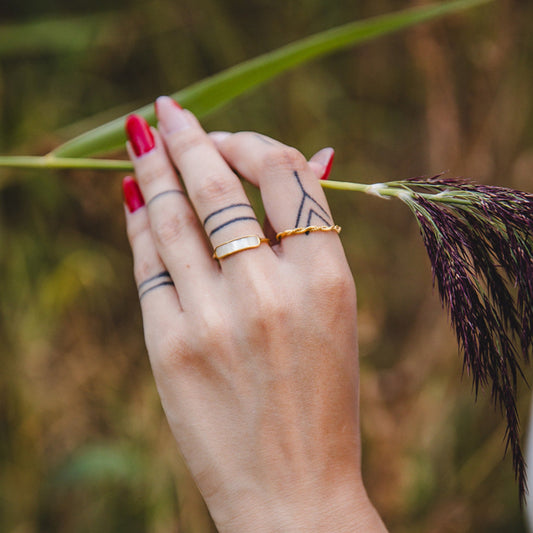 Bague torsadée en acier inoxydable plaqué or 18K | RHÉA