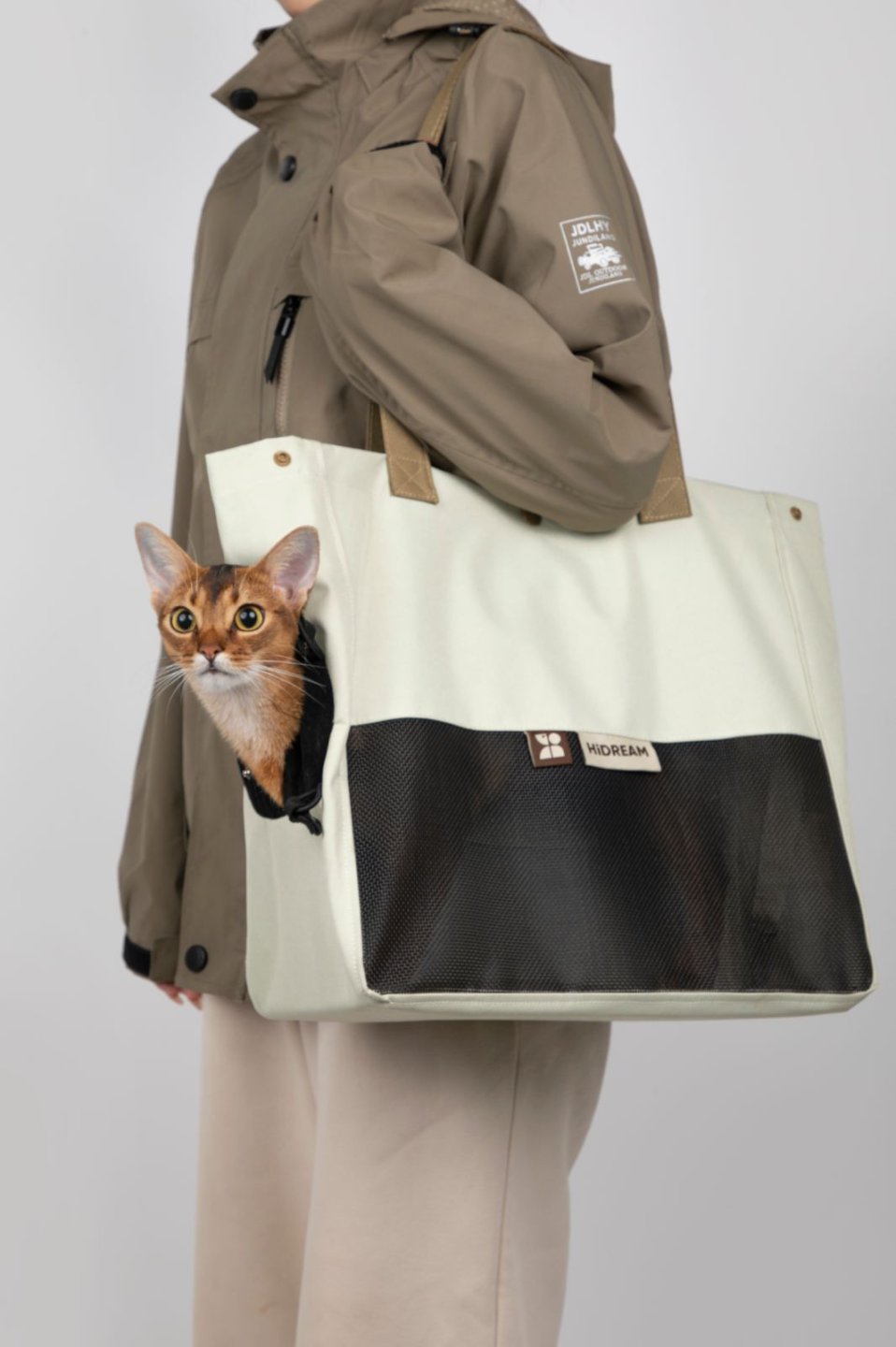 Color-Block Shoulder Pet Travel Bag | Momopets™ GoBuddy Series