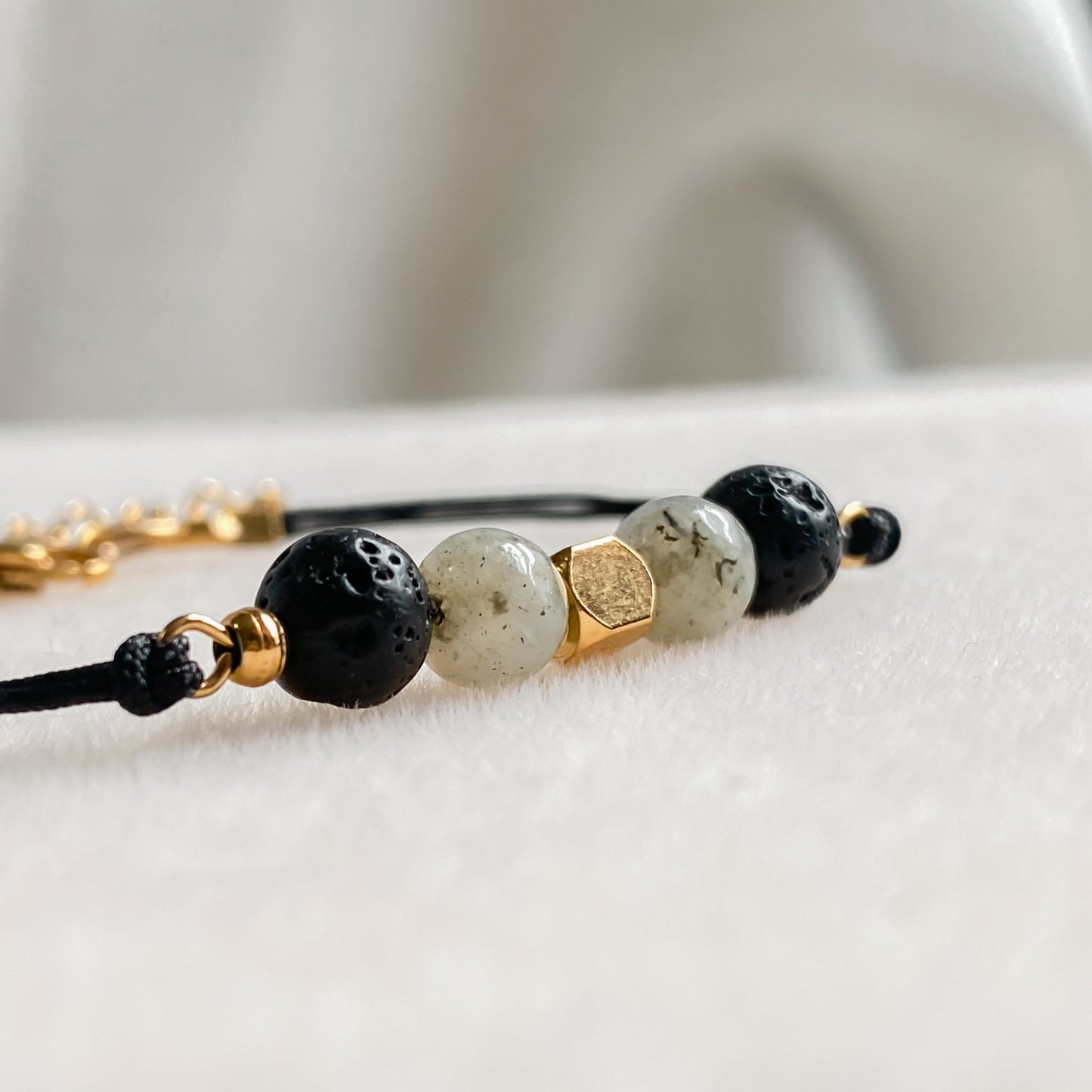 Bracelet cordon diffuseur d’huiles essentielles | NOCTIS