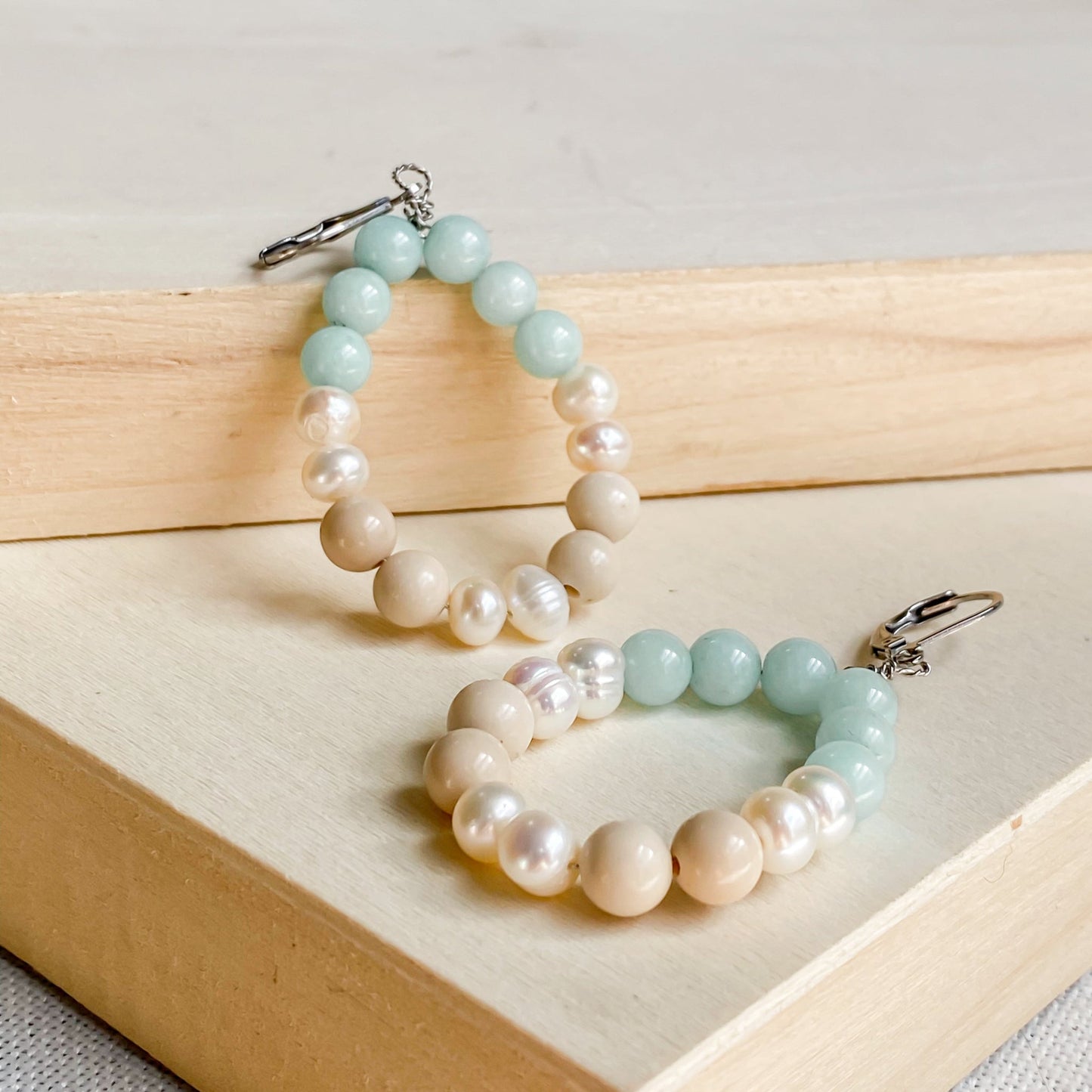 Boucles d’oreilles en amazonite et perles d’eau douce | CALANQUES