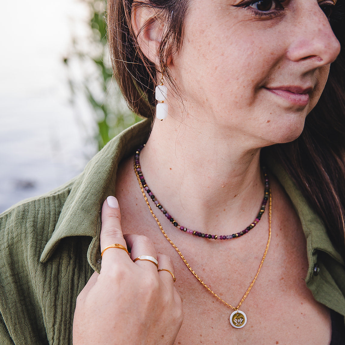 Boucles d’oreilles pierre de lune arc-en-ciel pendantes | PHOEBE