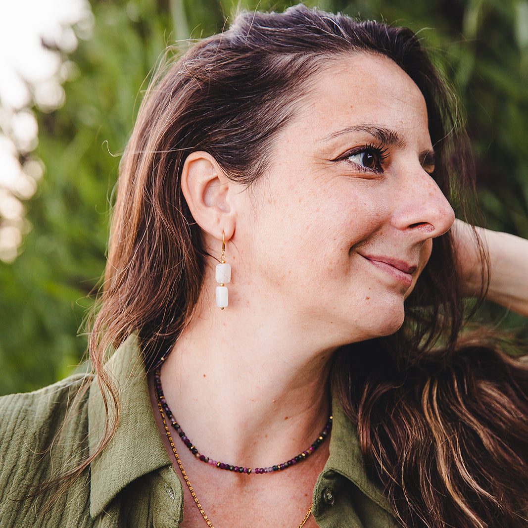 Boucles d’oreilles pierre de lune arc-en-ciel pendantes | PHOEBE