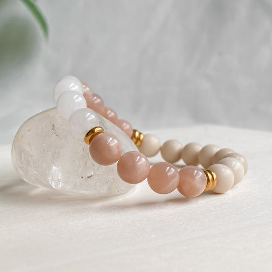 ECLAT DE SOLEIL | Bracelet en pierres de soleil, quartz et inox doré