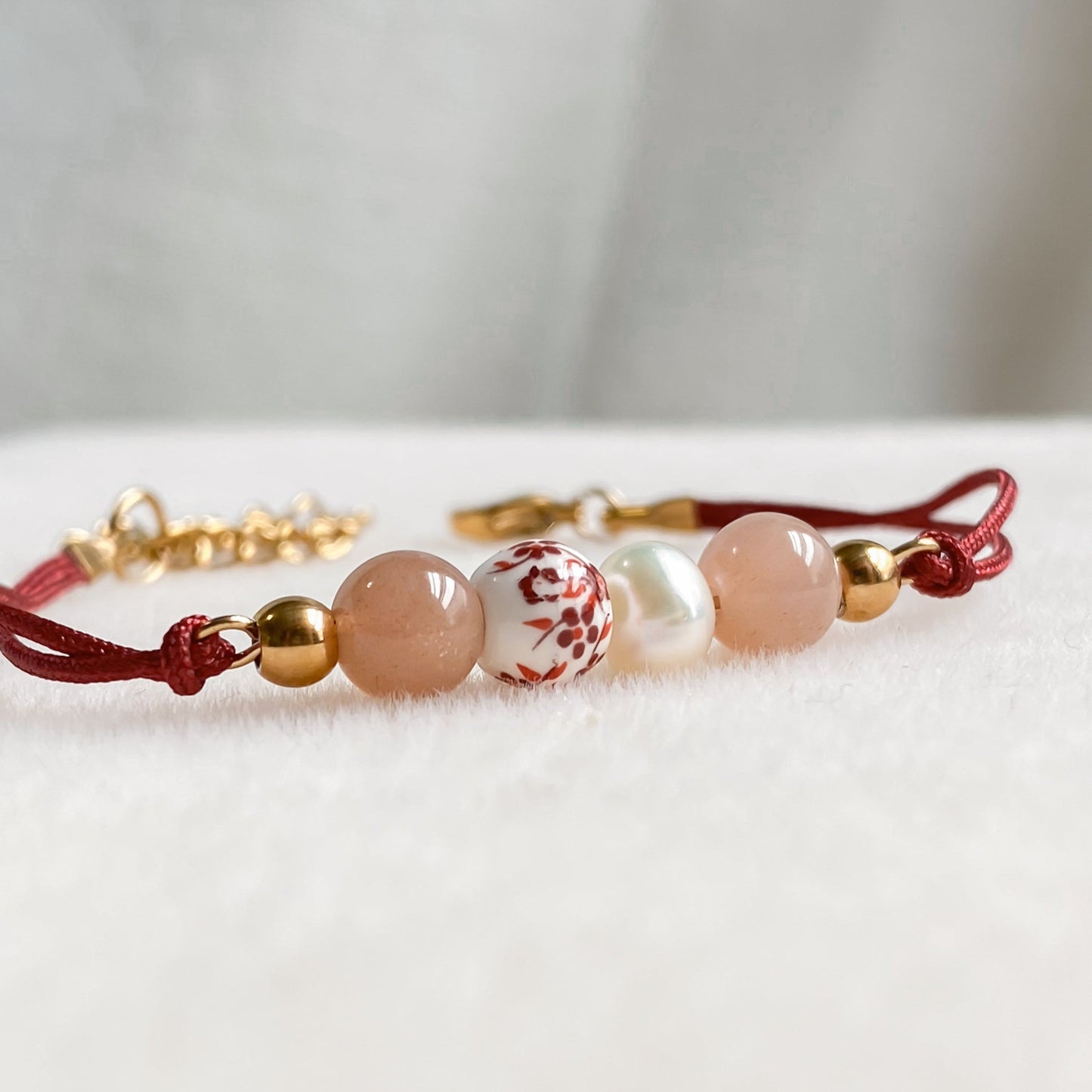 Bracelet cordon rouge en pierres naturelles | ÉVEIL