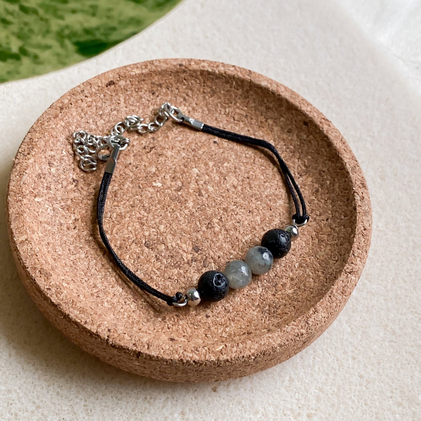 Bracelet minimaliste homme en pierre de lave | DOUX SOUVENIR