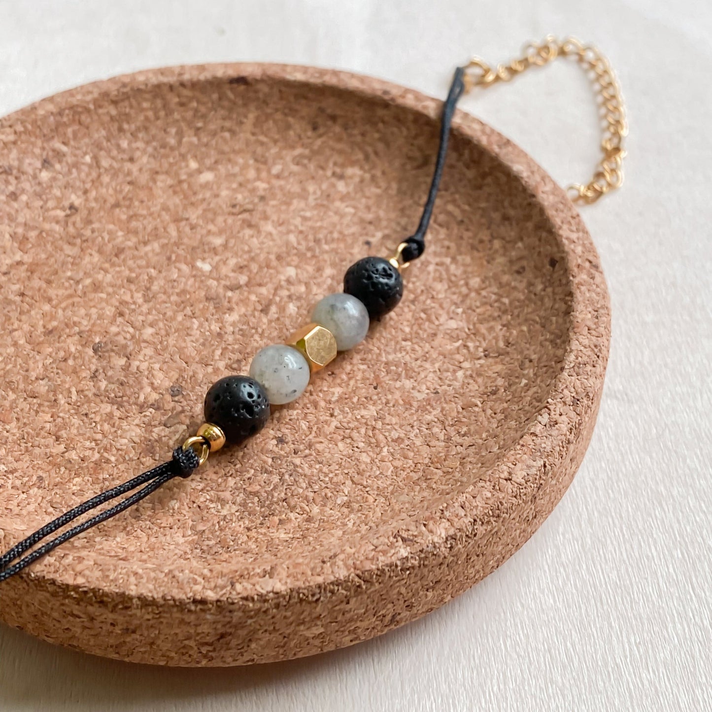 Bracelet cordon diffuseur d’huiles essentielles | NOCTIS