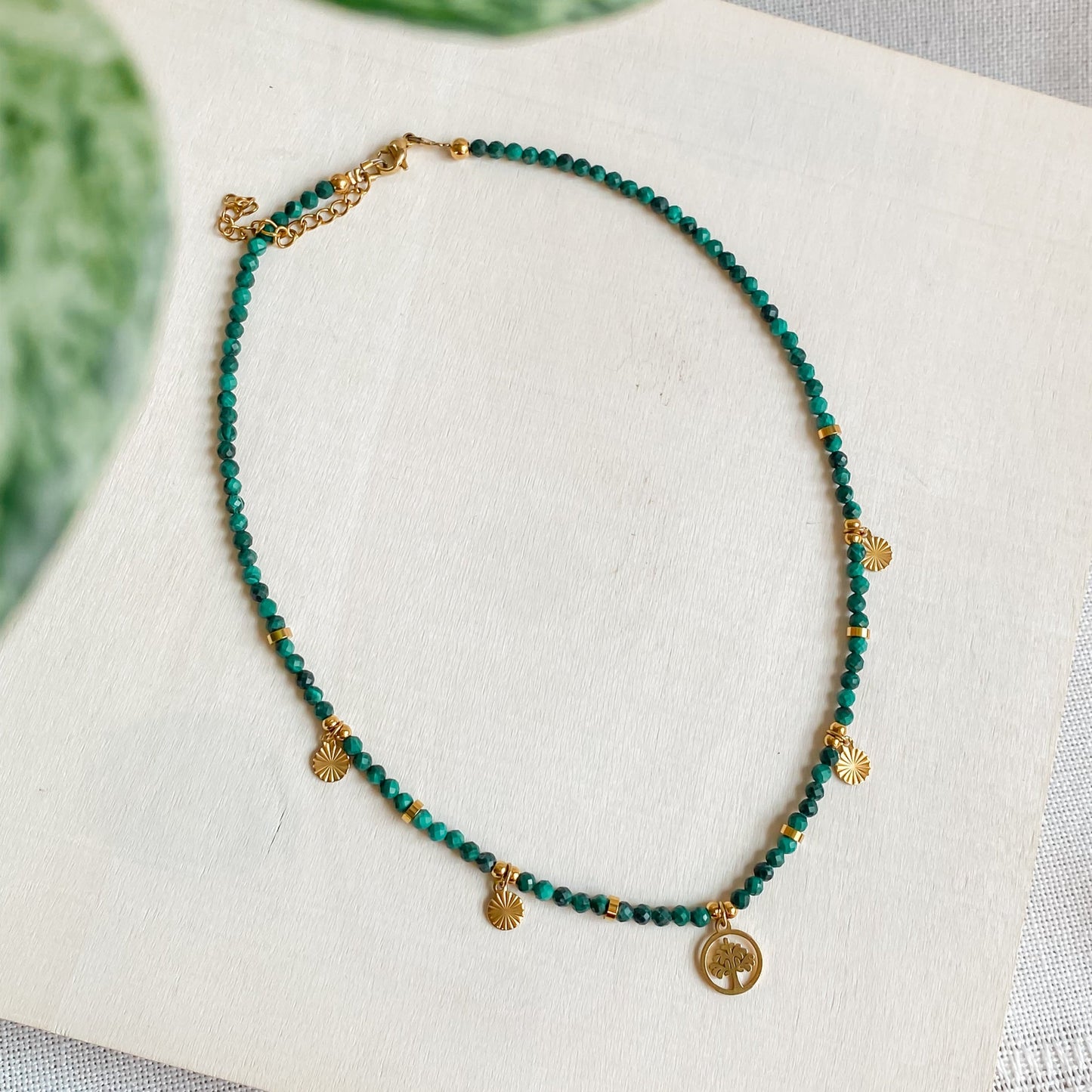 Collier en Malachite avec pendentif arbre de vie | DEMETER