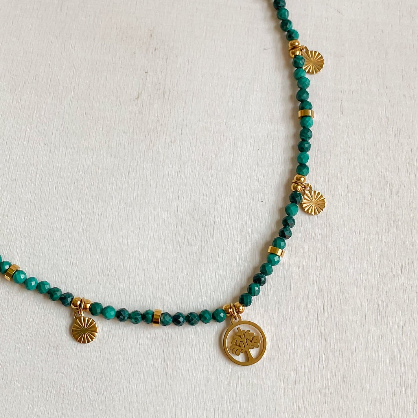 Collier en Malachite avec pendentif arbre de vie | DEMETER