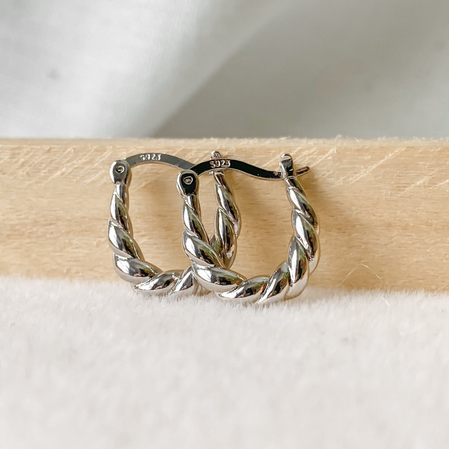 Créoles texturées et torsadées en argent sterling 925 | HÉRA