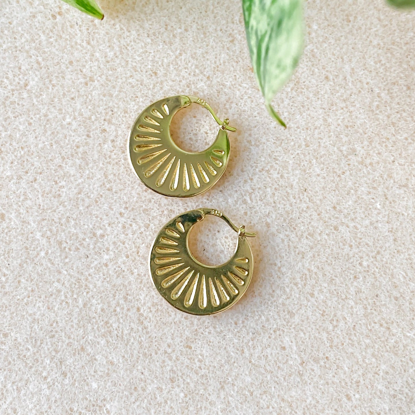 Créoles texturées en argent sterling plaqué or 18K | HÉLIA