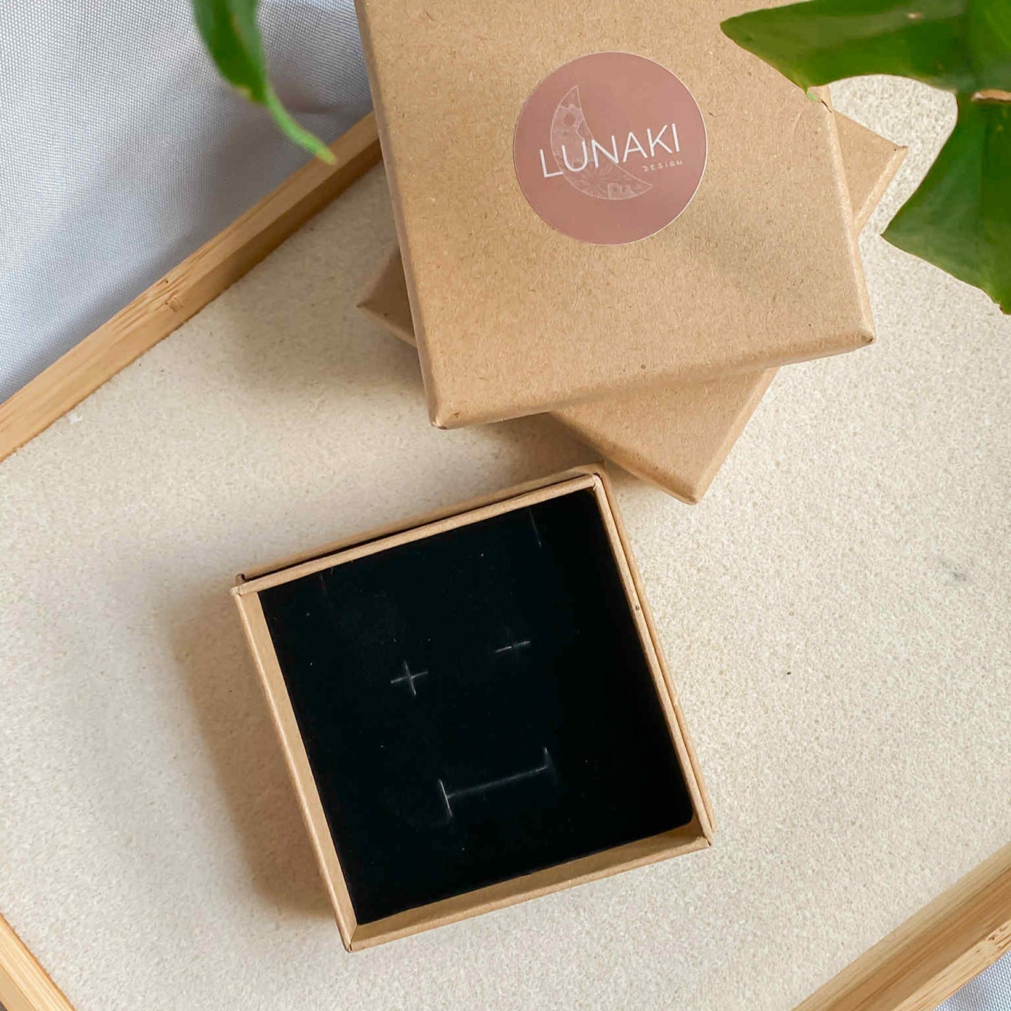 Boîte cadeau écoresponsable en kraft avec mousse noire pour offrir