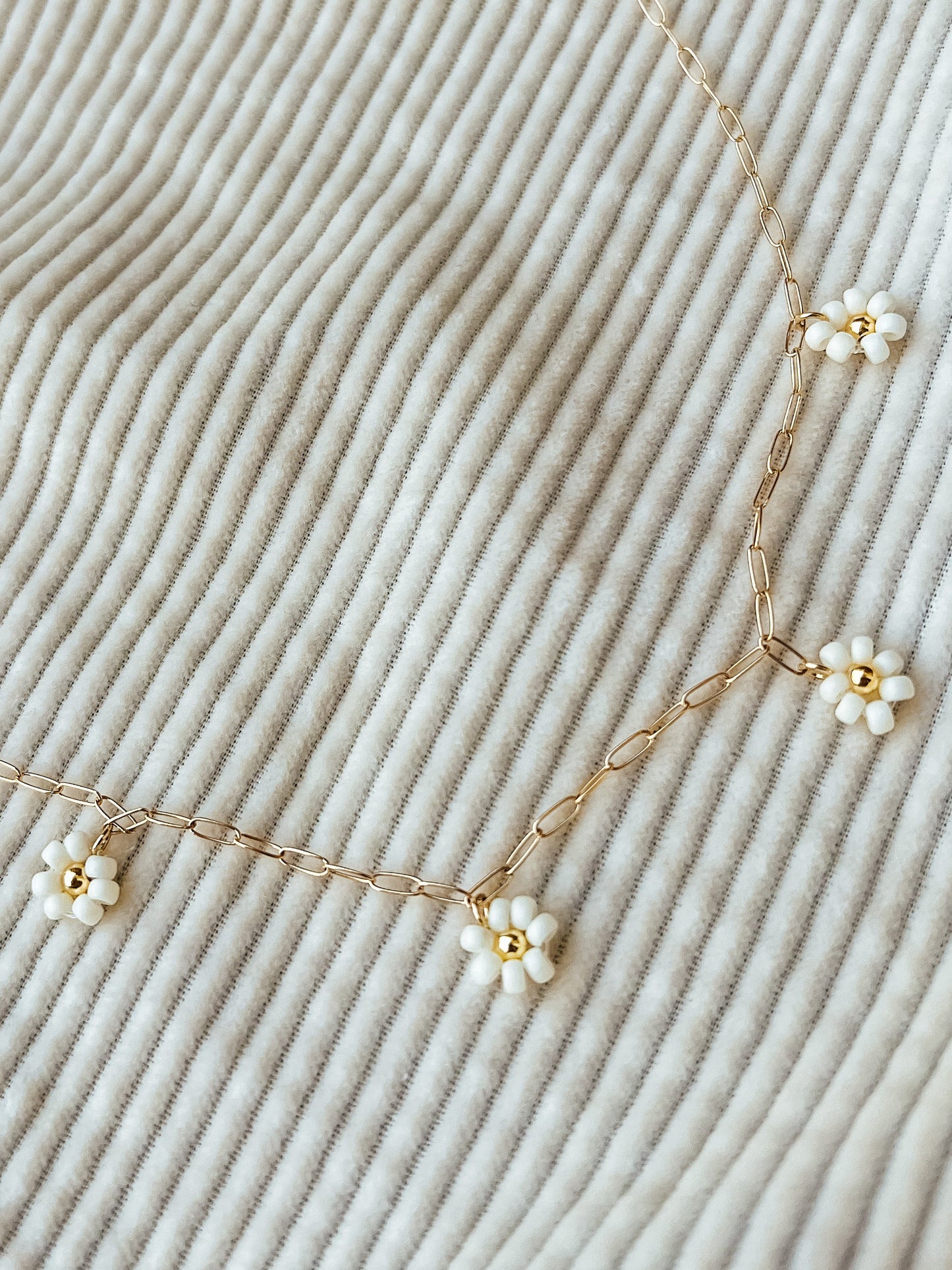 Bloom Daisy Necklace