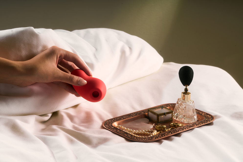 clitoral suction vibrator - aura