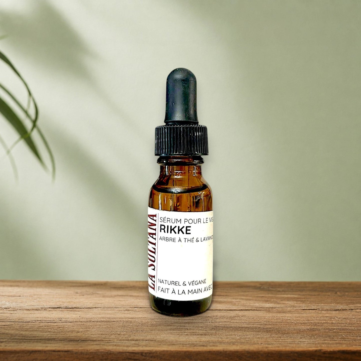 Sérum pour le visage et massage Gua Sha RIKKE arbre à thé & lavande