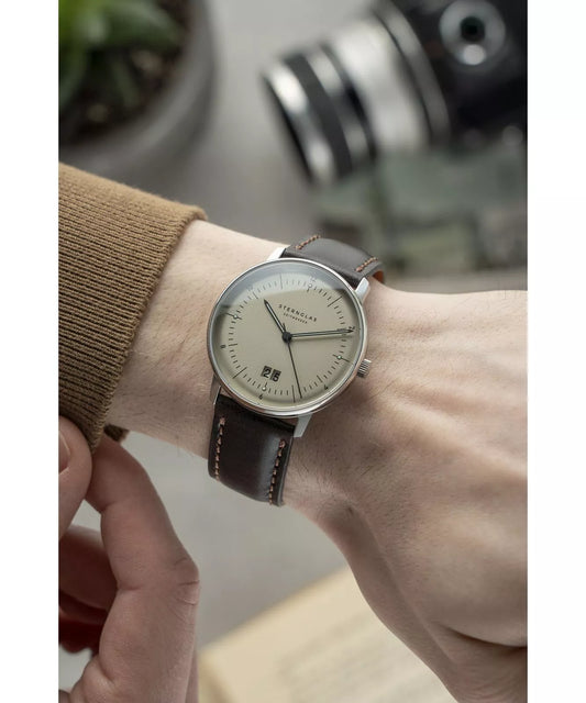 Sternglas Naos Big Date Alabaster 38mm TMI VJ76 Quartz Men’s Watch