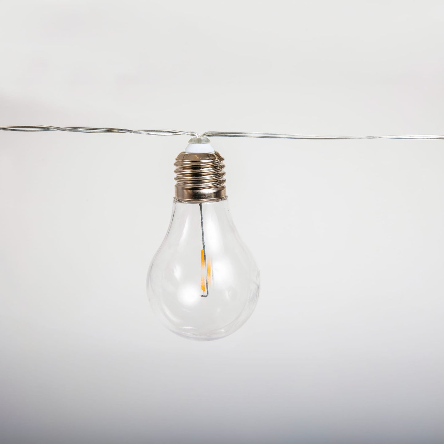 Stella<br> Solar-charged Garland