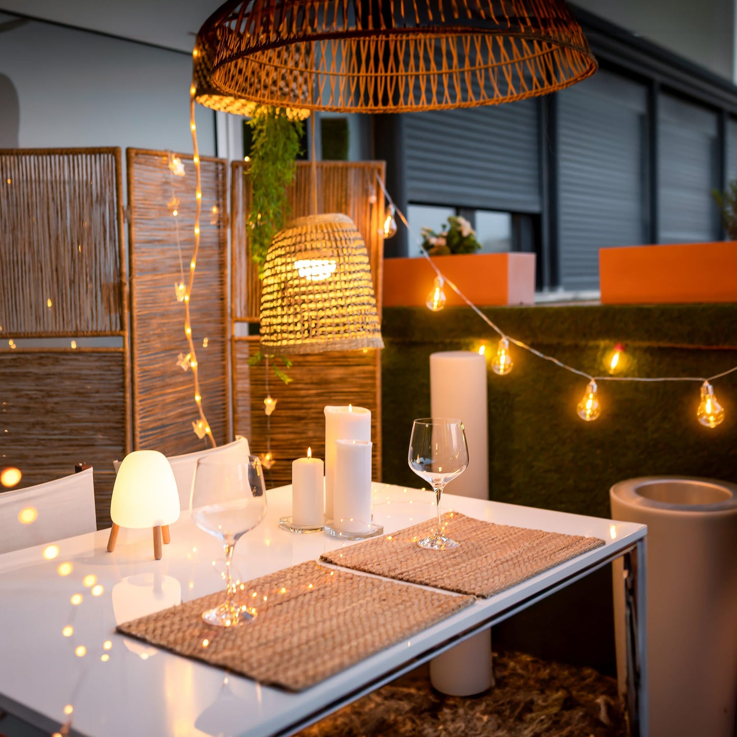 Stella<br> Solar-charged Garland