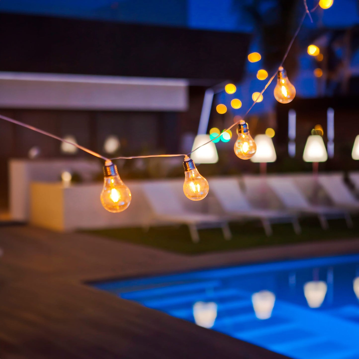 Stella<br> Solar-charged Garland