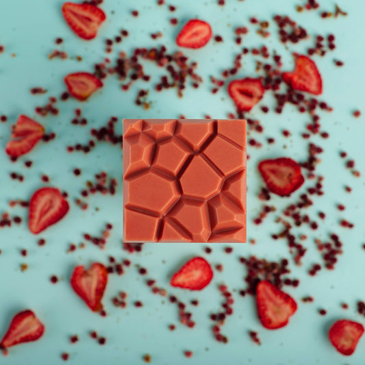strawberry sumac chocolate bar